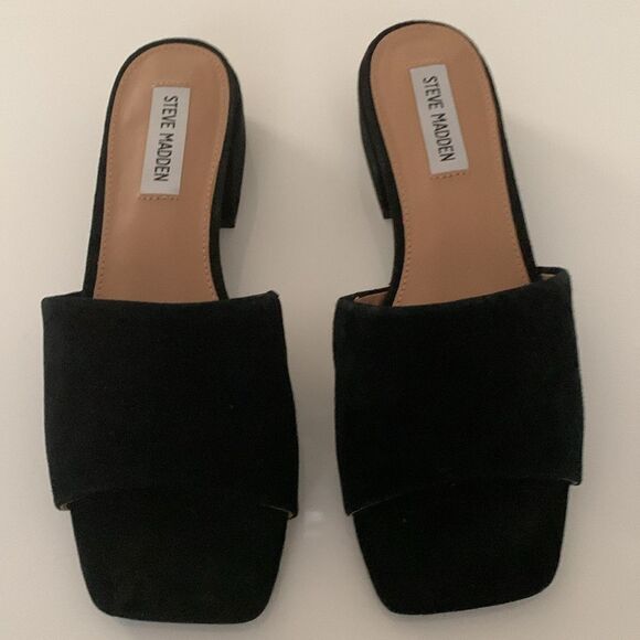 Steve Madden Black Amir Sandals - Picture 2 of 9